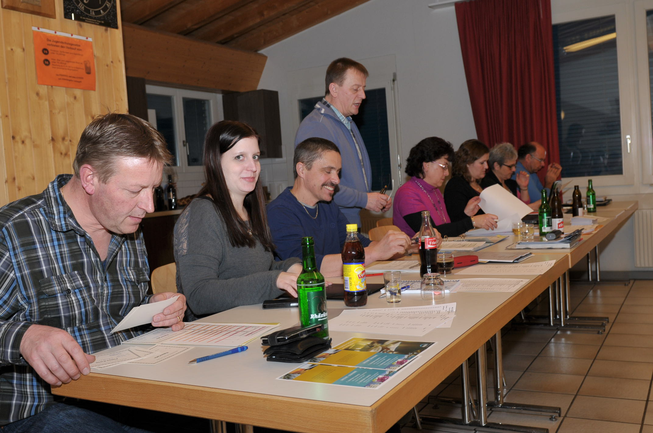 Vorstand am Vorstandstisch.